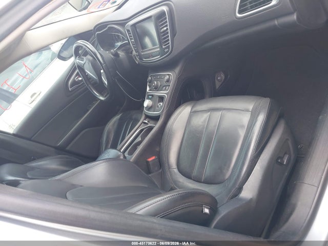Chrysler 200 Limited Platinum