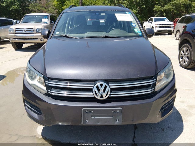 Volkswagen Tiguan S