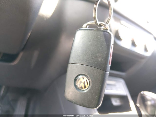 Volkswagen Tiguan S