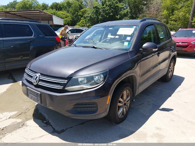 Volkswagen Tiguan S