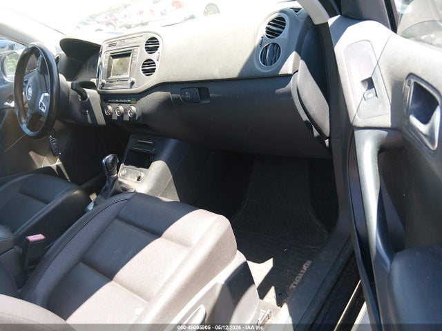 Volkswagen Tiguan S