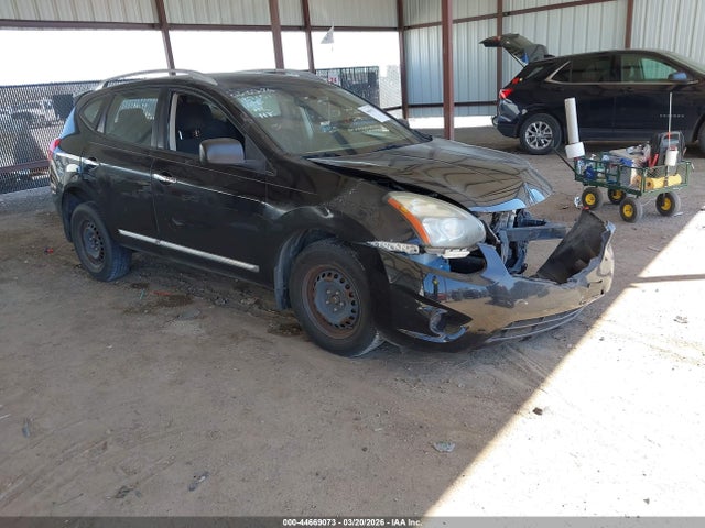 Salvage Nissan Rogue Image