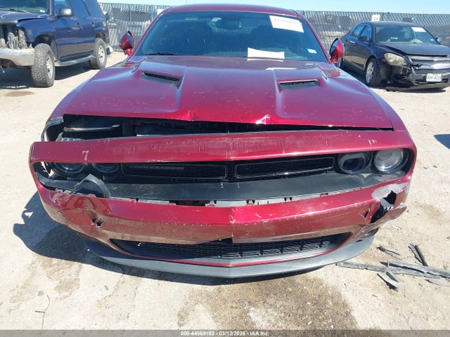 Dodge Challenger Sxt