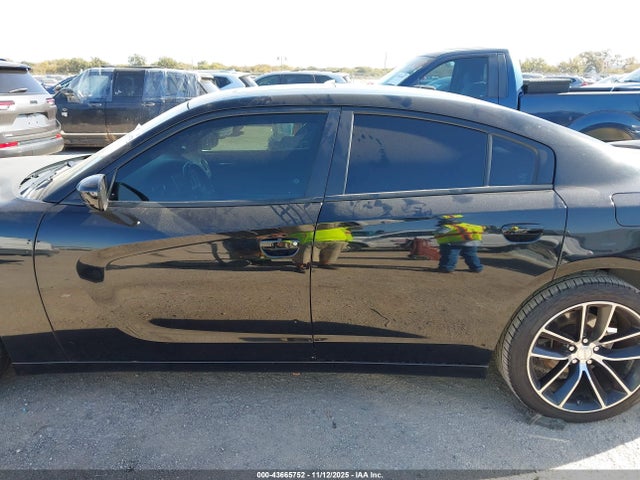 Dodge Charger Sxt Rwd