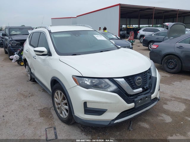 Salvage Nissan Rogue Image