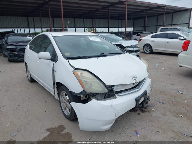 Salvage Toyota Prius Image