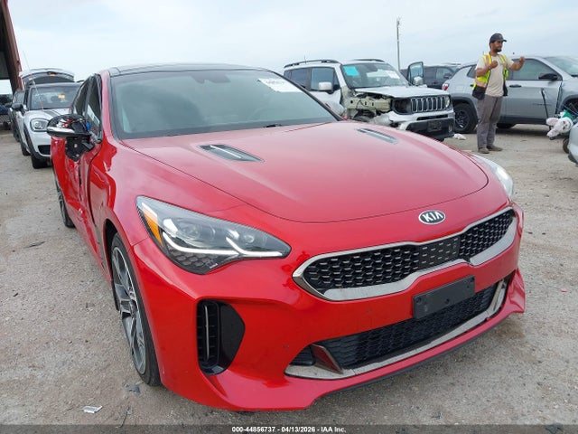 Salvage Kia Stinger Image