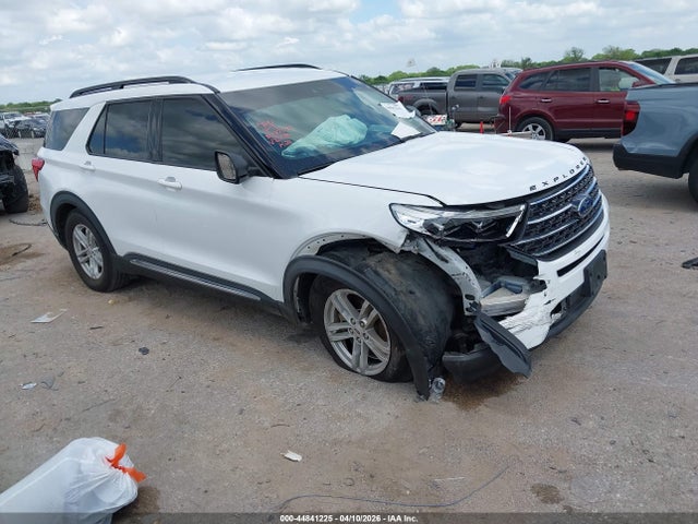 Salvage Ford Explorer Image