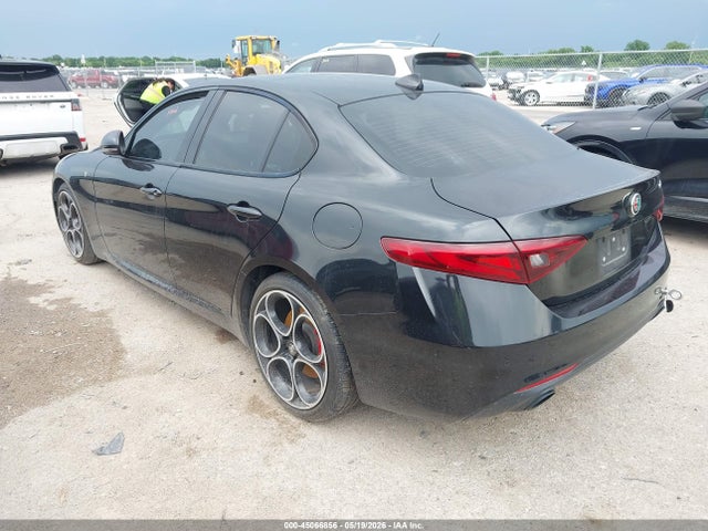 Alfa Romeo Giulia Ti Rwd