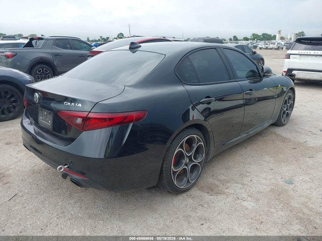 Alfa Romeo Giulia Ti Rwd