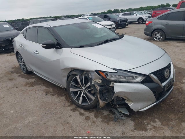 Salvage Nissan Maxima Image