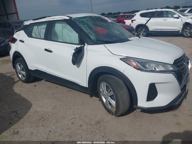 Salvage Nissan Kicks Image