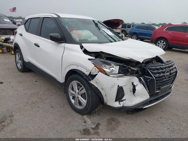 Salvage Nissan Kicks Image