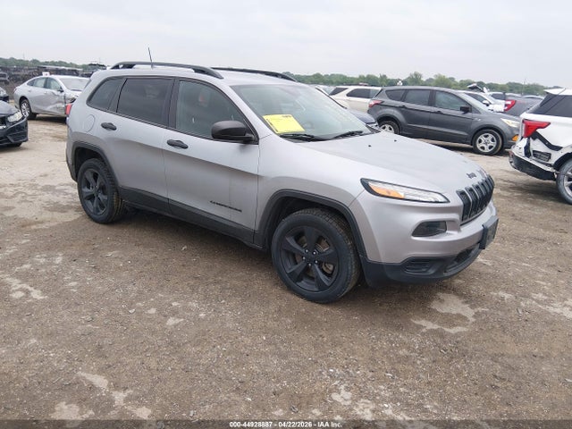 Salvage Jeep Cherokee Image