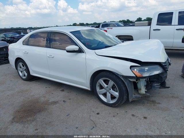 Salvage Volkswagen Passat Image