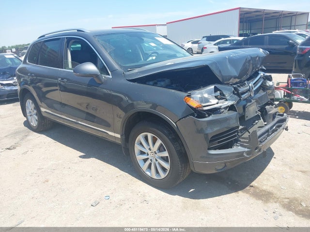 Salvage Volkswagen Touareg Image