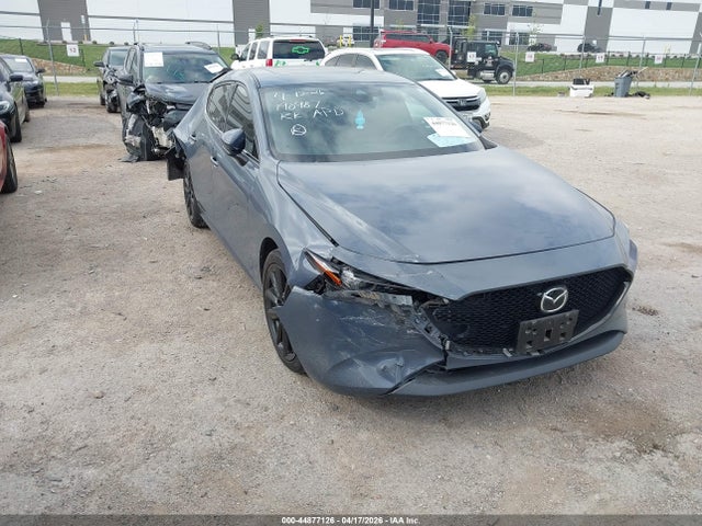 Salvage Mazda Mazda3 Image