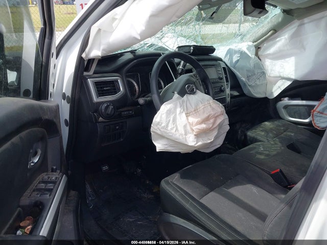 Nissan Titan Sv