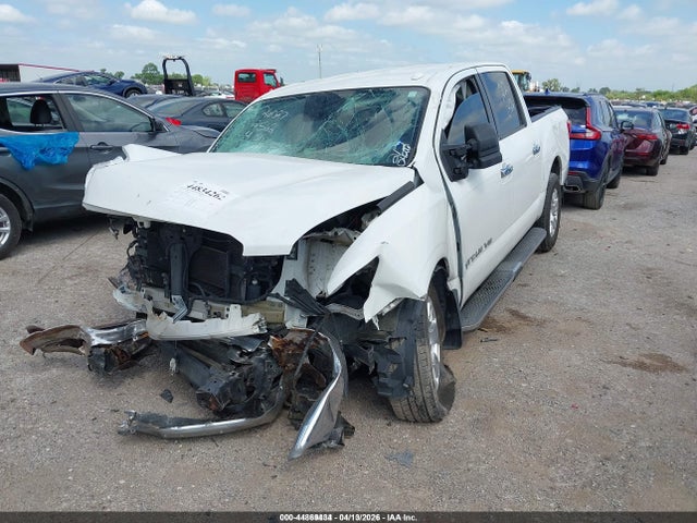 Nissan Titan Sv