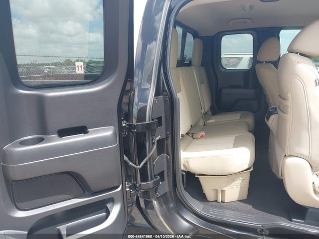 Nissan Titan Sv