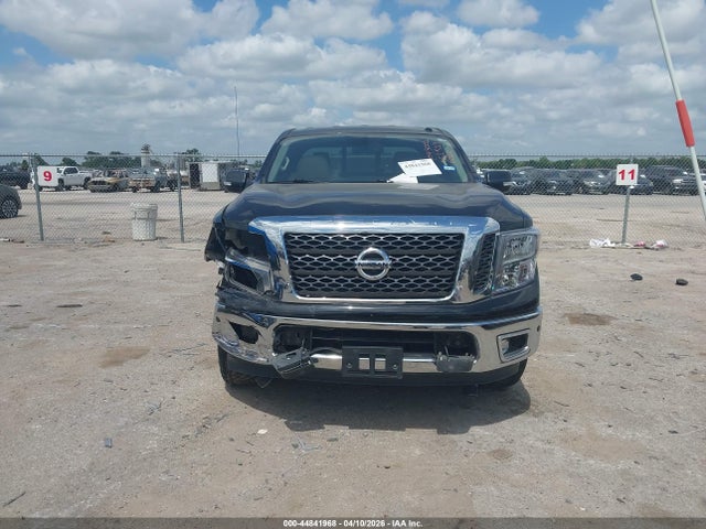 Nissan Titan Sv