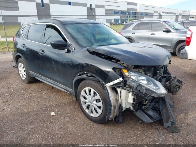 Salvage Nissan Rogue Image