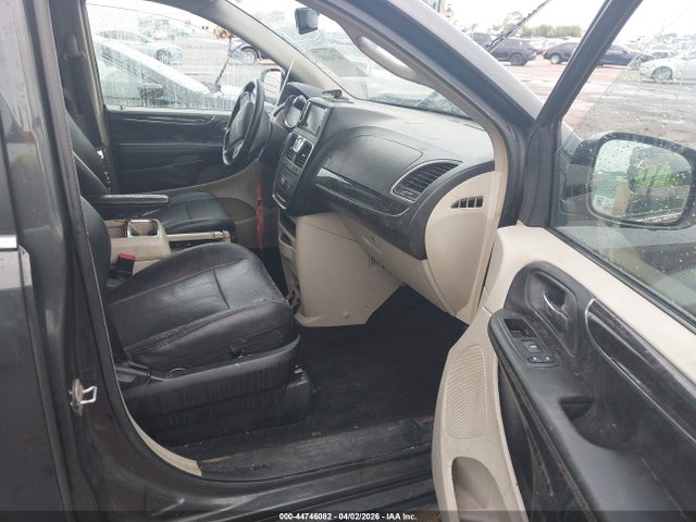 Chrysler Town & Country Touring