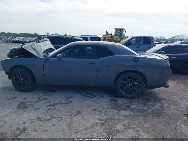 Dodge Challenger Sxt