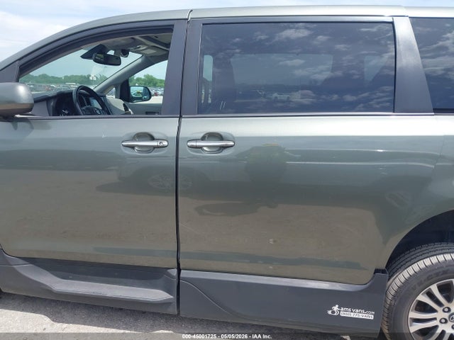Toyota Sienna Xle