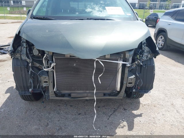 Toyota Sienna Xle