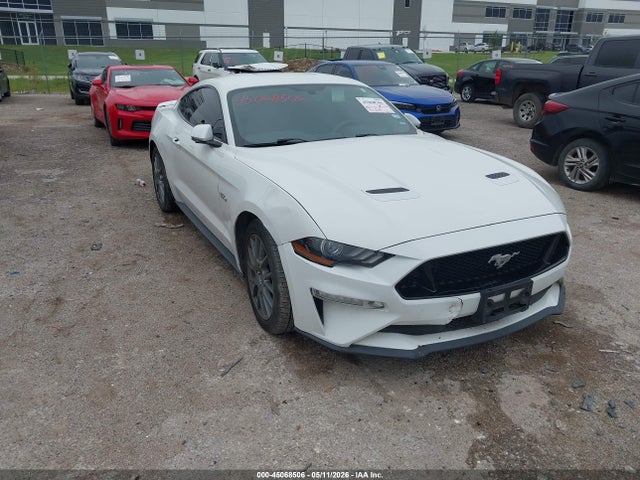 Salvage Ford Mustang Image
