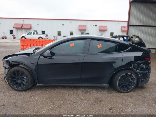 Tesla Model Y Long Range Dual Motor All-wheel Drive