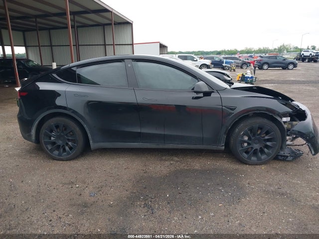 Tesla Model Y Long Range Dual Motor All-wheel Drive