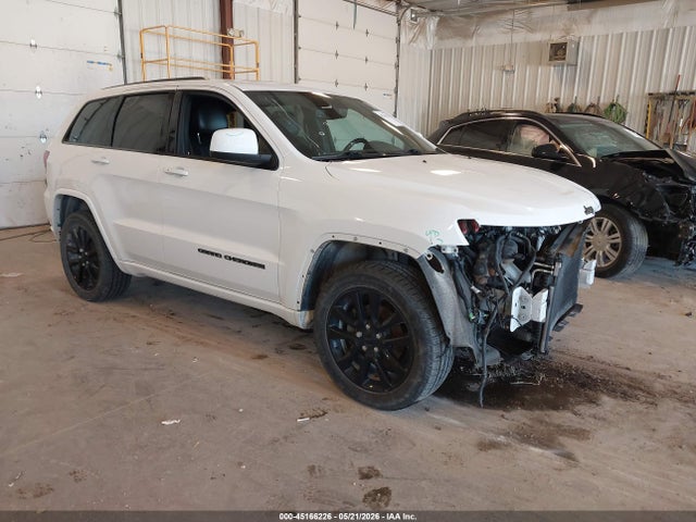 Salvage Jeep Grand Cherokee Image