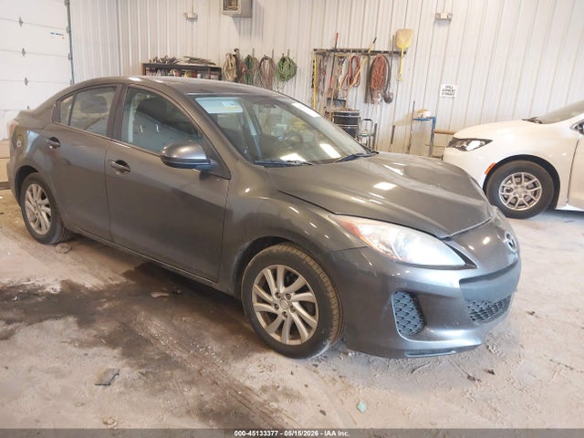 Salvage Mazda Mazda3 Image