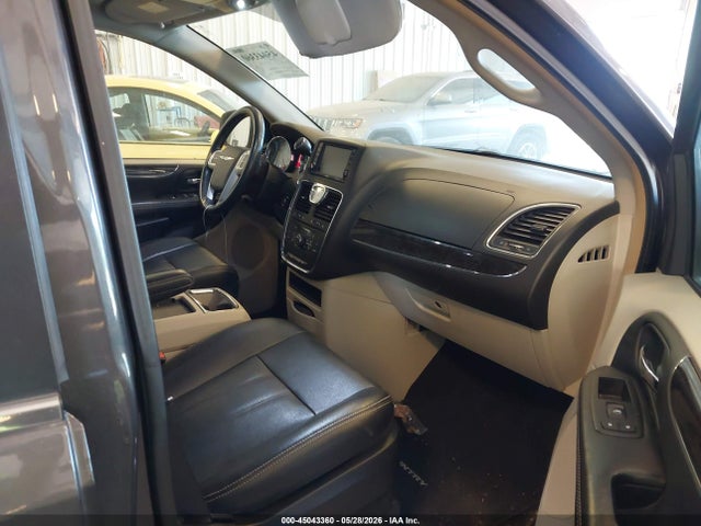 Chrysler Town & Country Touring