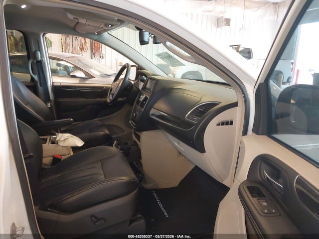 Chrysler Town & Country Touring-l