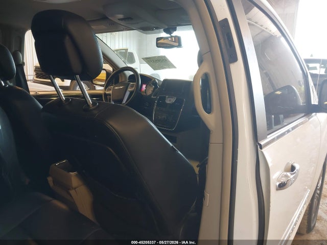 Chrysler Town & Country Touring-l