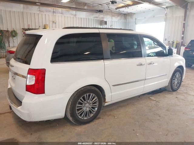 Chrysler Town & Country Touring-l