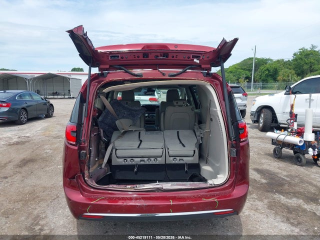 Chrysler Pacifica Touring L