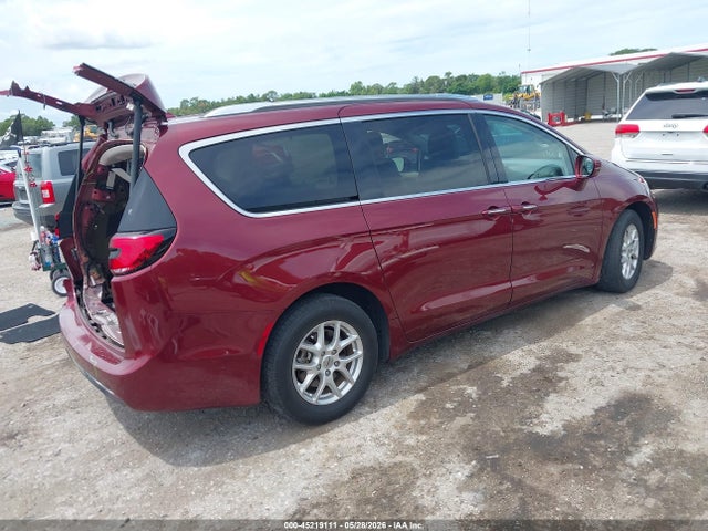Chrysler Pacifica Touring L