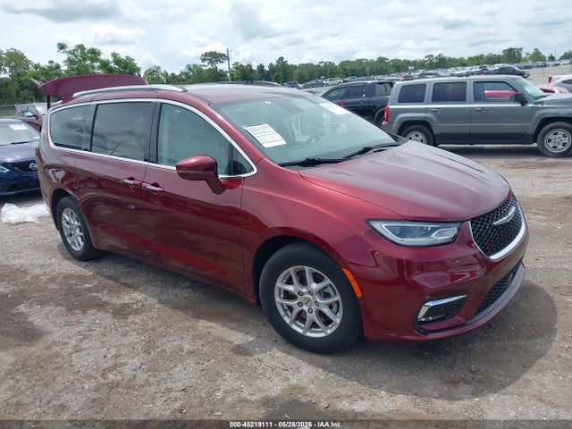 Salvage Chrysler Pacifica Image