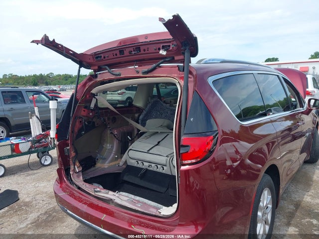 Chrysler Pacifica Touring L