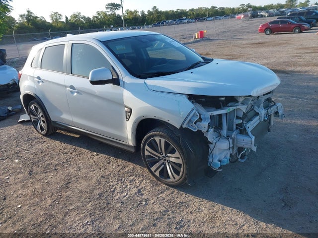 Salvage Mitsubishi Outlander Image