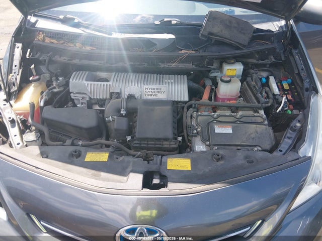 Toyota Prius v Three
