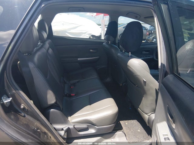 Toyota Prius v Three