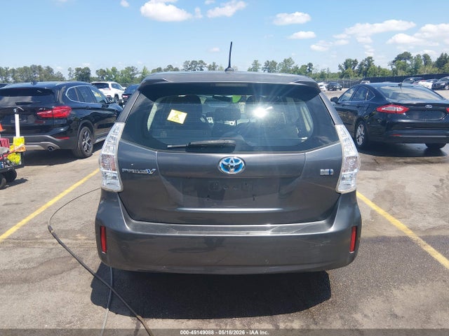 Toyota Prius v Three