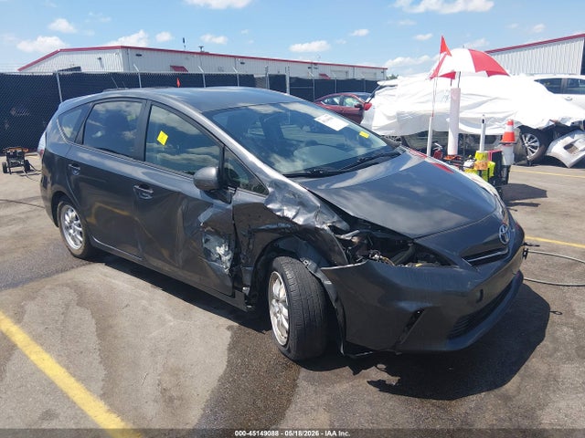 Salvage Toyota Prius v Image