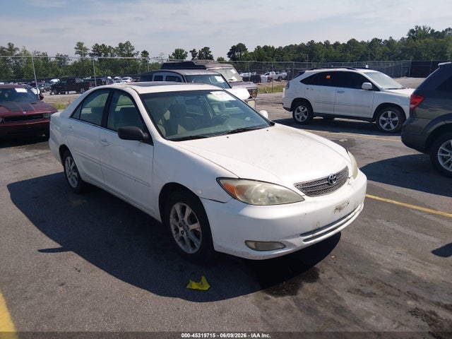 Salvage Toyota Camry Image
