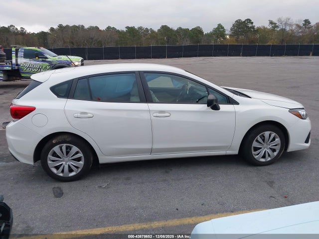 Subaru Impreza Base 5-door